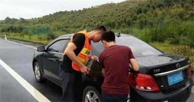 上犹永福道路救援